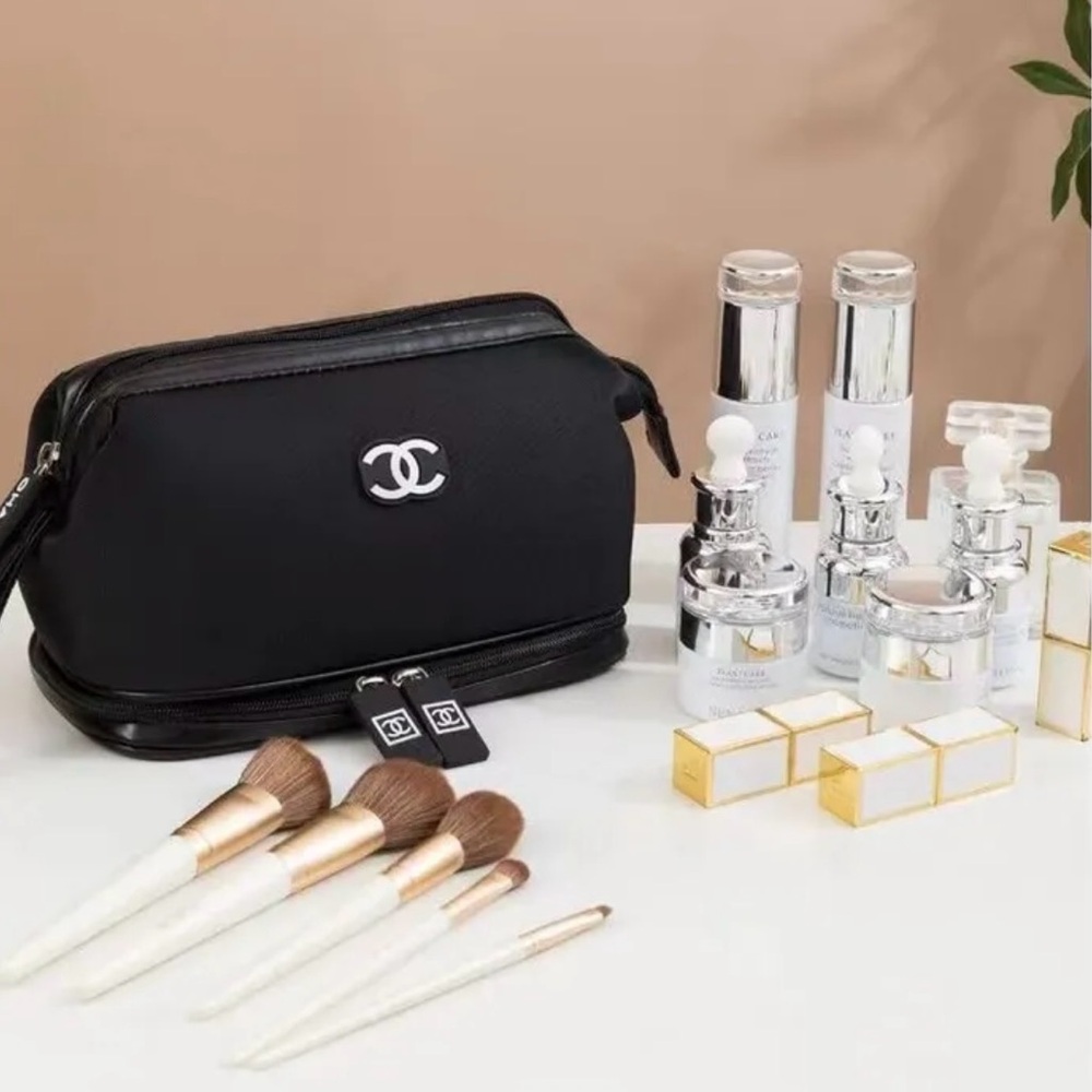 NWOT Chanel Cosmetics Travel Bag